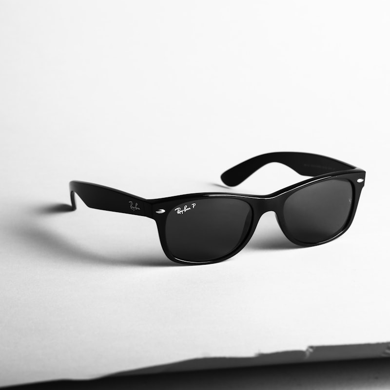 Ray-Ban Elegan Cat Eye 929